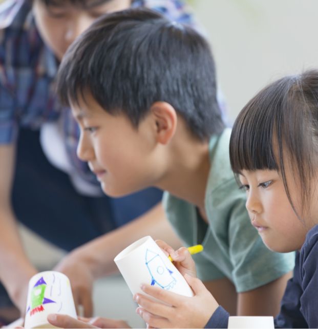 障がい者グループホームをこれまで運営したノウハウを使って実践的なサポートをする様子