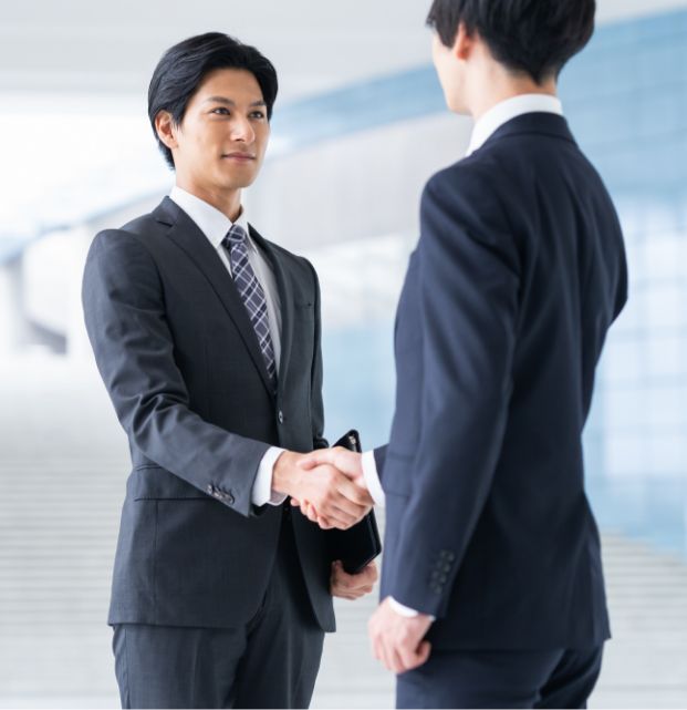 障がい者グループホームの開業手続きを手続きから開業まで一貫して支援する様子